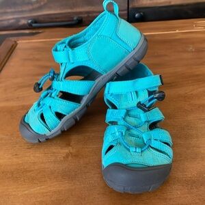 KEEN Water Sandals Size 3